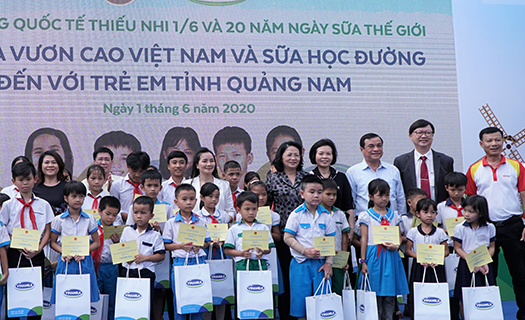Vinamilk dành tặng món quà 1/6 đặc biệt đến với trẻ em tỉnh Quảng Nam
